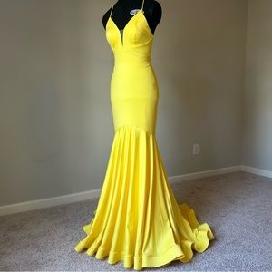Gorgeous prom Tiffany Designs yellow size 2